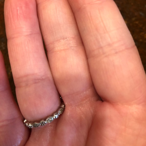 Diamond ring - Picture 2 of 2